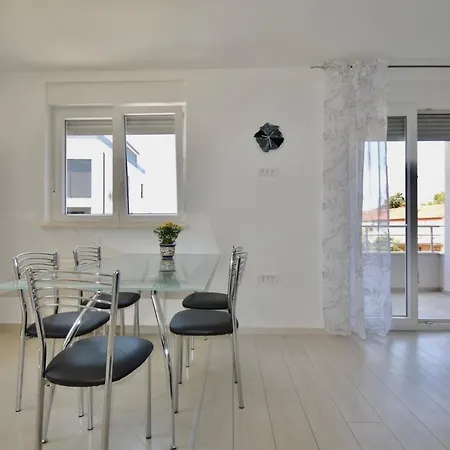 City View Apartment With 2 Bedrooms *