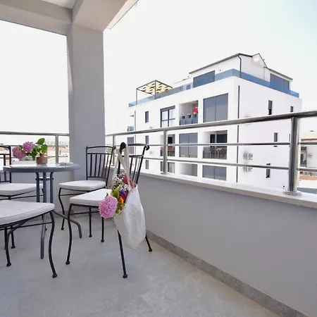 City View Apartment With 2 Bedrooms * Pula
