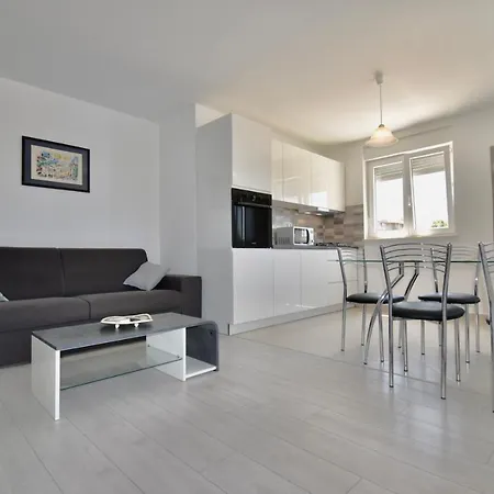 City View Apartment With 2 Bedrooms Pula