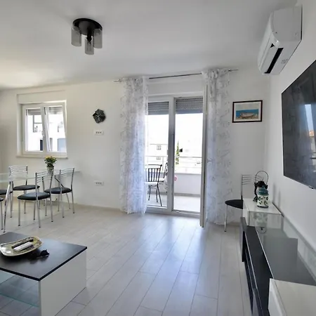 City View Apartment With 2 Bedrooms Apartment *