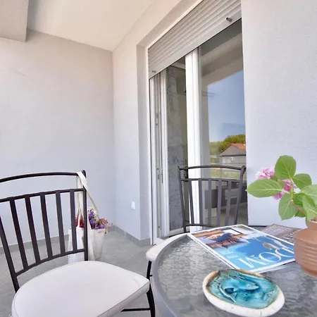 City View Apartment With 2 Bedrooms Apartment *