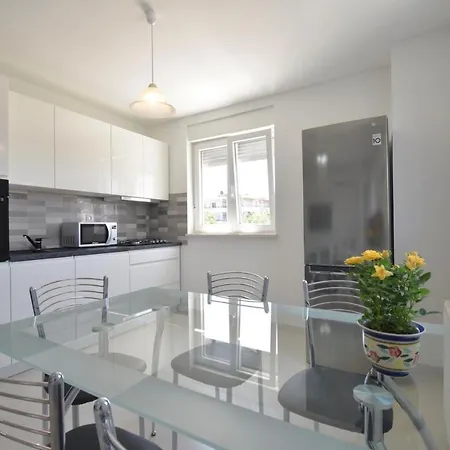 City View Apartment With 2 Bedrooms * Pula